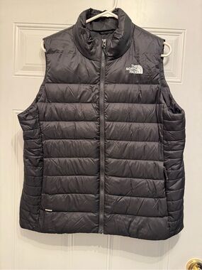 The North Face women’s vest classic black quilted puffer 550 SZ XL